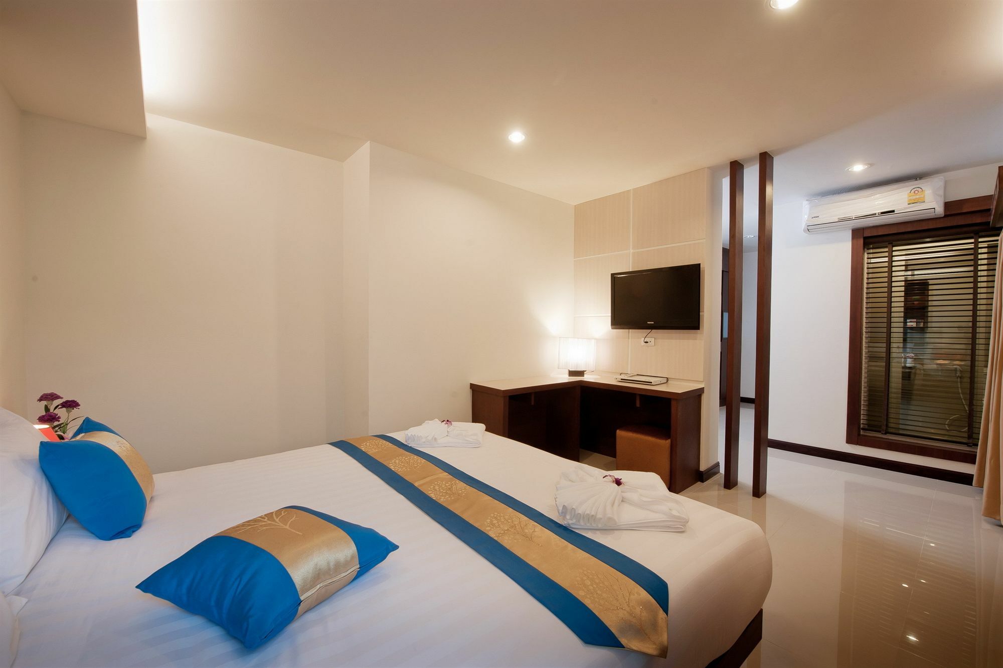 Tuana Blue Sky Patong Hotel Exterior photo